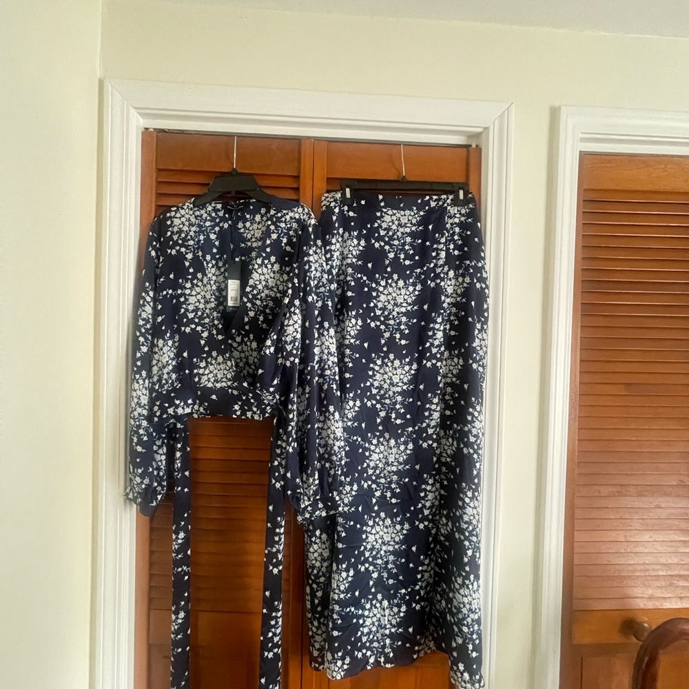 BCBGMaxAzria Set